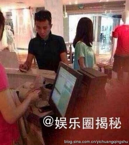 标题:文章姚笛出轨12年:从顶流到卖面,三人终局揭秘(30字) 标题:文章姚笛出轨12年:从顶流到卖面,三人终局揭秘(30字)